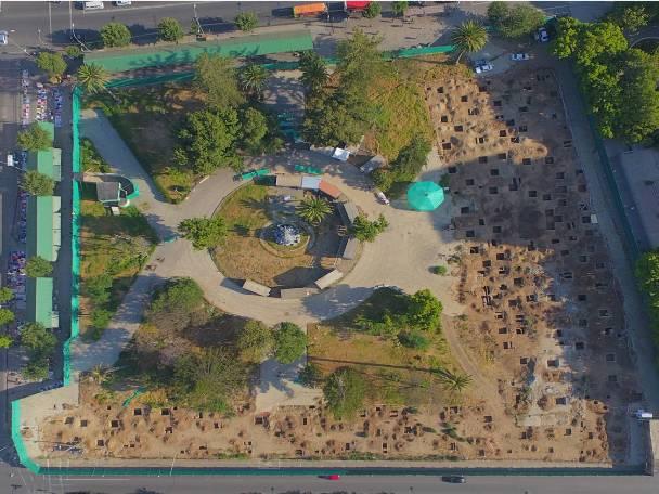  Fotografía aérea del predio de la plaza O’Higgins donde se aprecia la distribución de las unidades de rescate arqueológico.